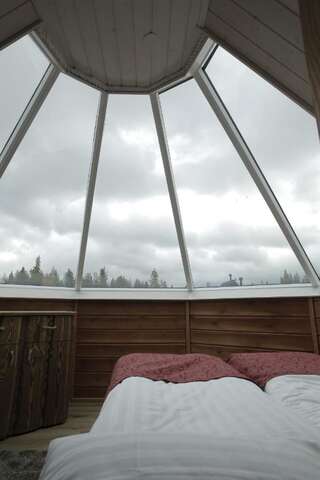 Курортные отели Levi Northern Lights Huts Леви Хижина со стеклянной крышей-12